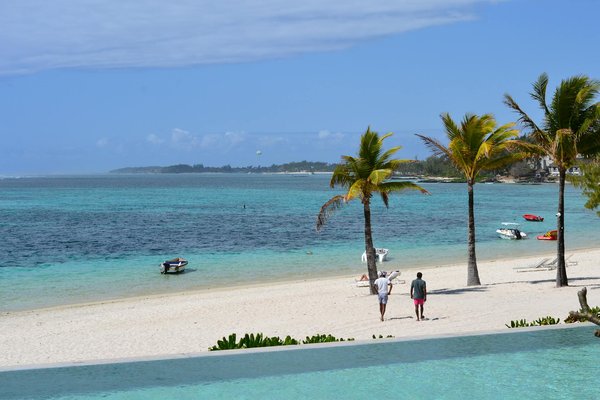 Quelle croisière offre des excursions pour observer les manchots empereurs en Antarctique?