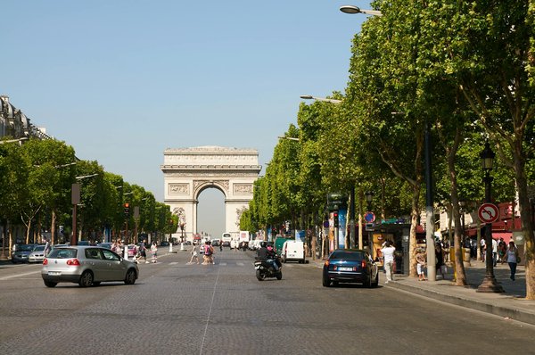 Quels sont les conseils pour camper en région de forêt tropicale en hiver?